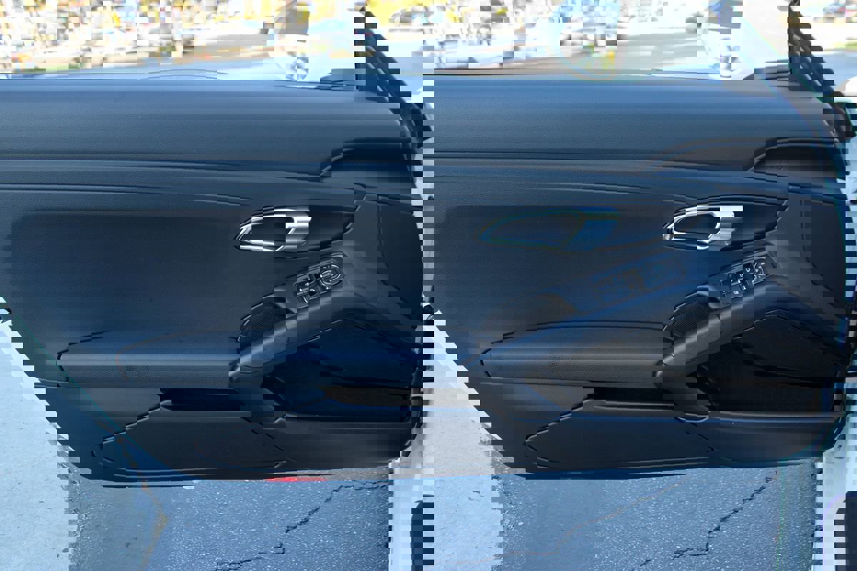 Used 2018 Porsche 718 Boxster RWD image 43