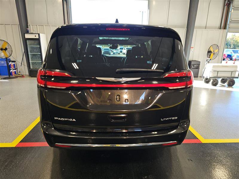 Used 2022 Chrysler Pacifica Limited image 7