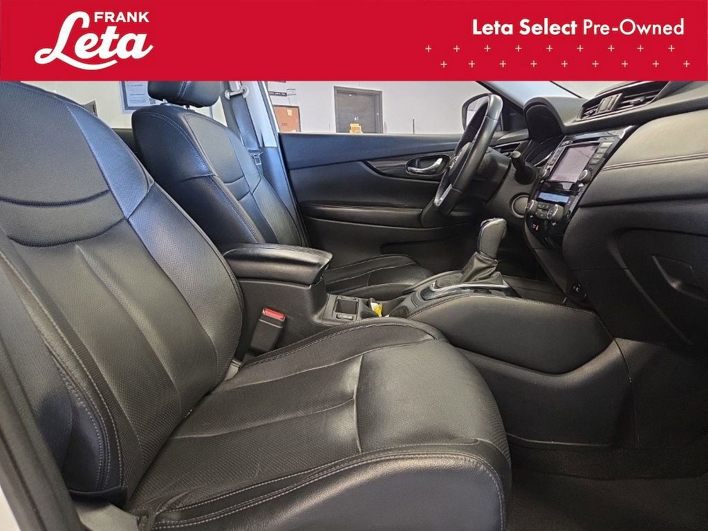 Used 2018 Nissan Rogue SL w/ Premium Package image 21