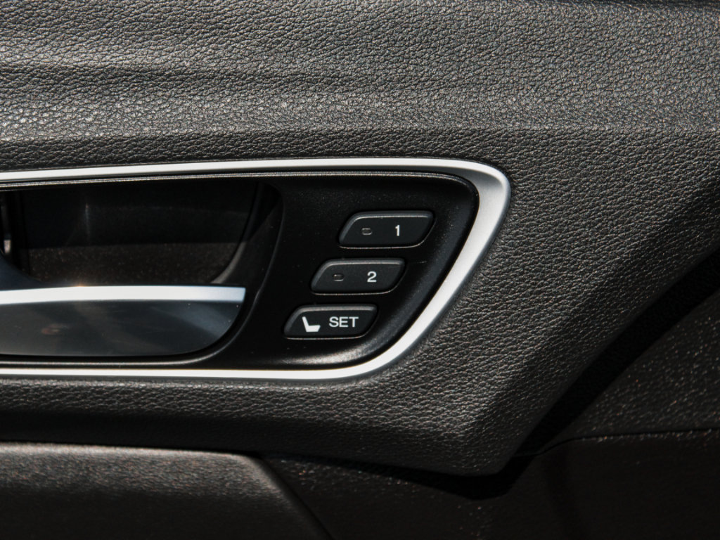 Used 2020 Acura TLX FWD image 10