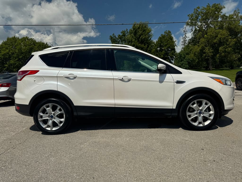 Used 2016 Ford Escape Titanium FWD image 4