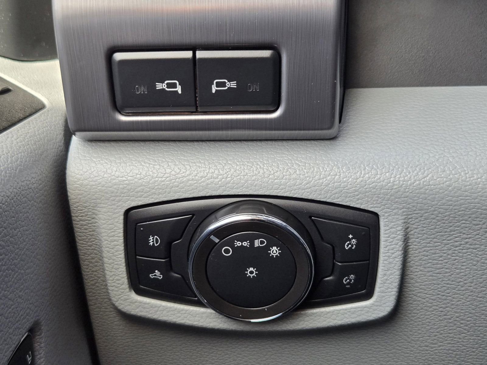 Certified 2022 Ford F450 Limited w/ FX4 Off-Road Package image 24