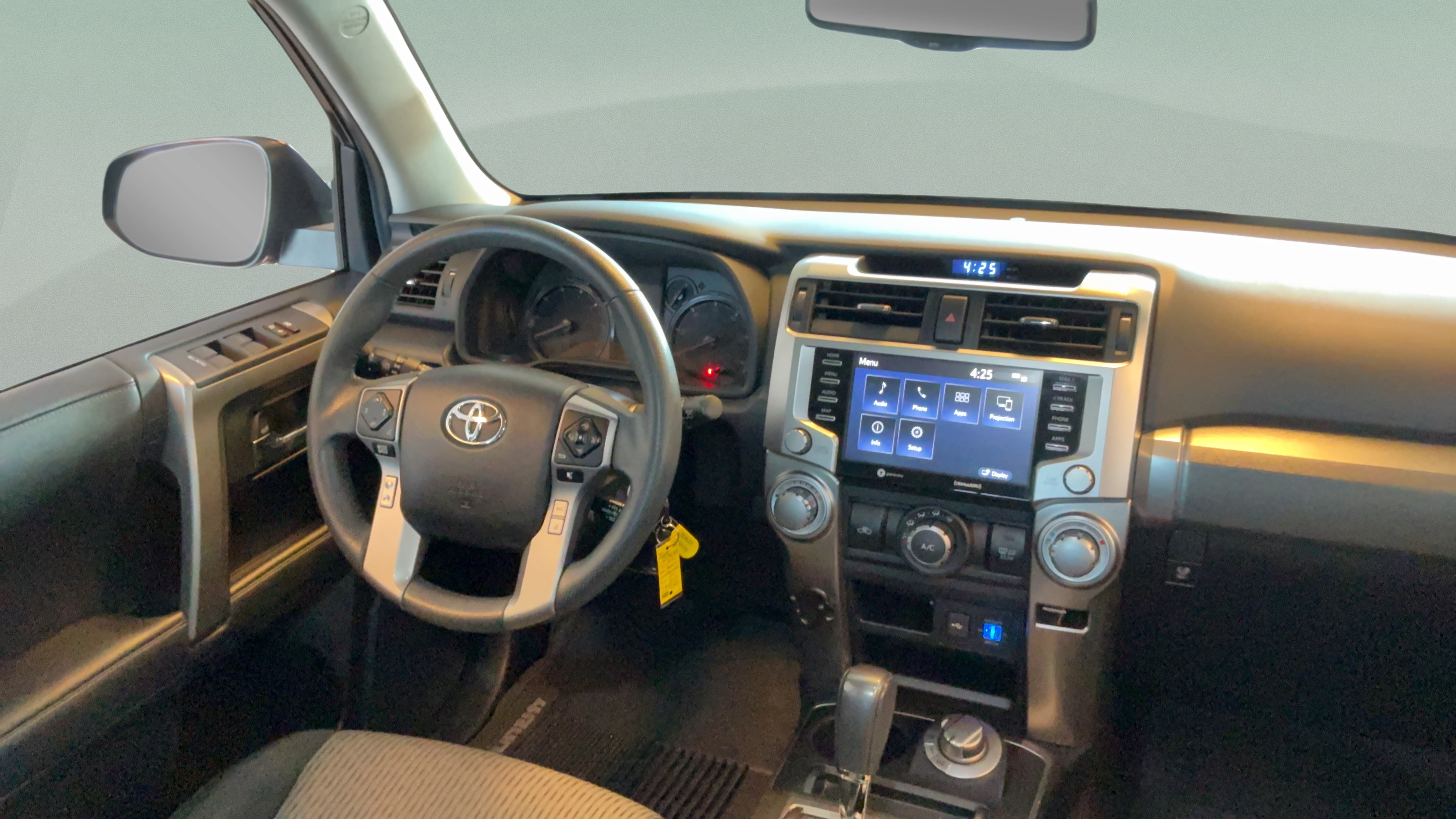 Used 2020 Toyota 4Runner SR5 AWD/4WD image 34