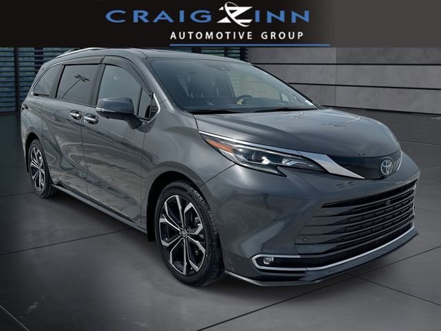 Used 2025 Toyota Sienna Platinum FWD image 1