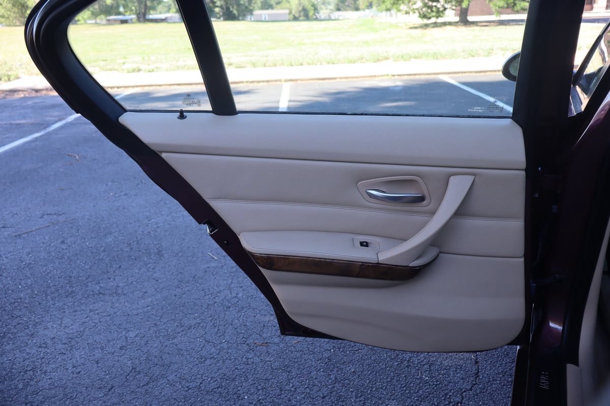 Used 2006 BMW 325xi Sedan AWD/4WD image 23