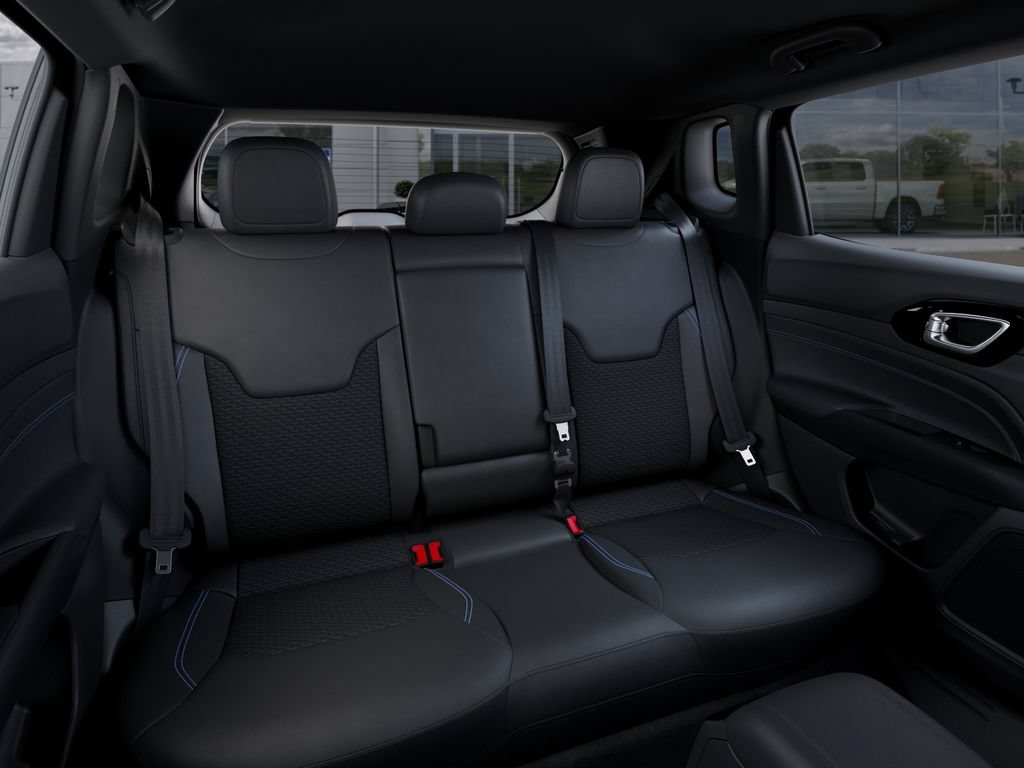 New 2026 Jeep Compass Latitude AWD/4WD image 18