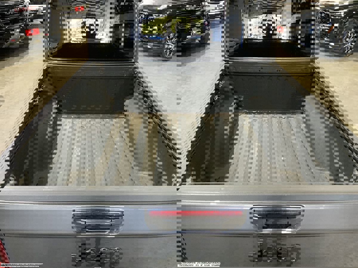 Used 2021 Jeep Gladiator Overland image 12