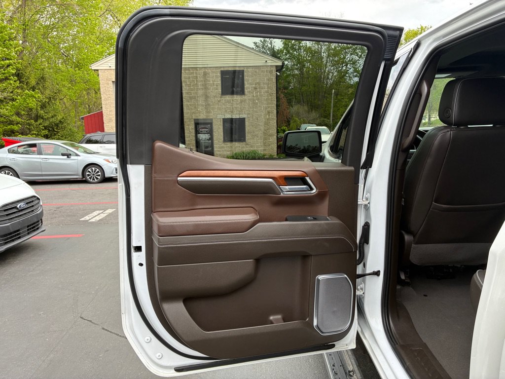 Used 2023 GMC Sierra 1500 Denali w/ Denali Reserve Package AWD/4WD image 16