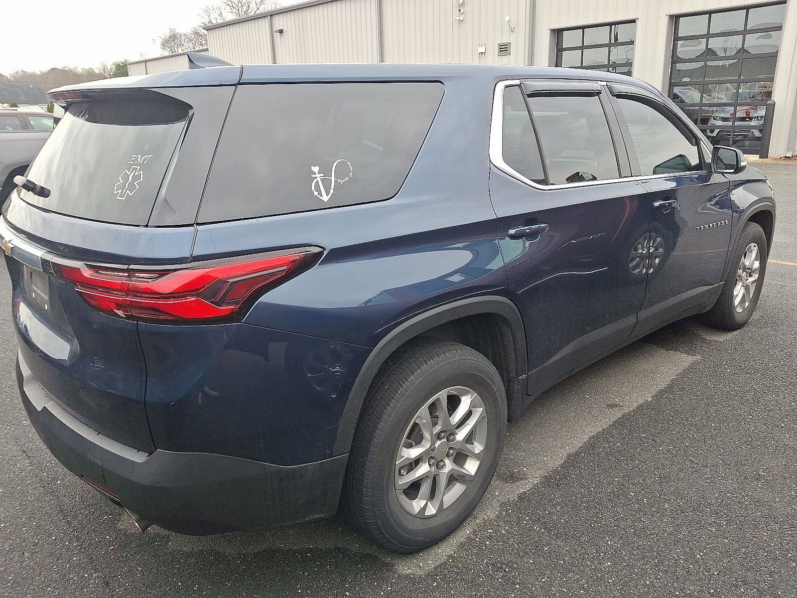 Used 2023 Chevrolet Traverse LS w/ Safety Package image 8