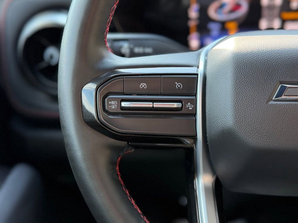 Used 2023 Chevrolet Colorado Z71 w/ Z71 Convenience Package 2 image 11