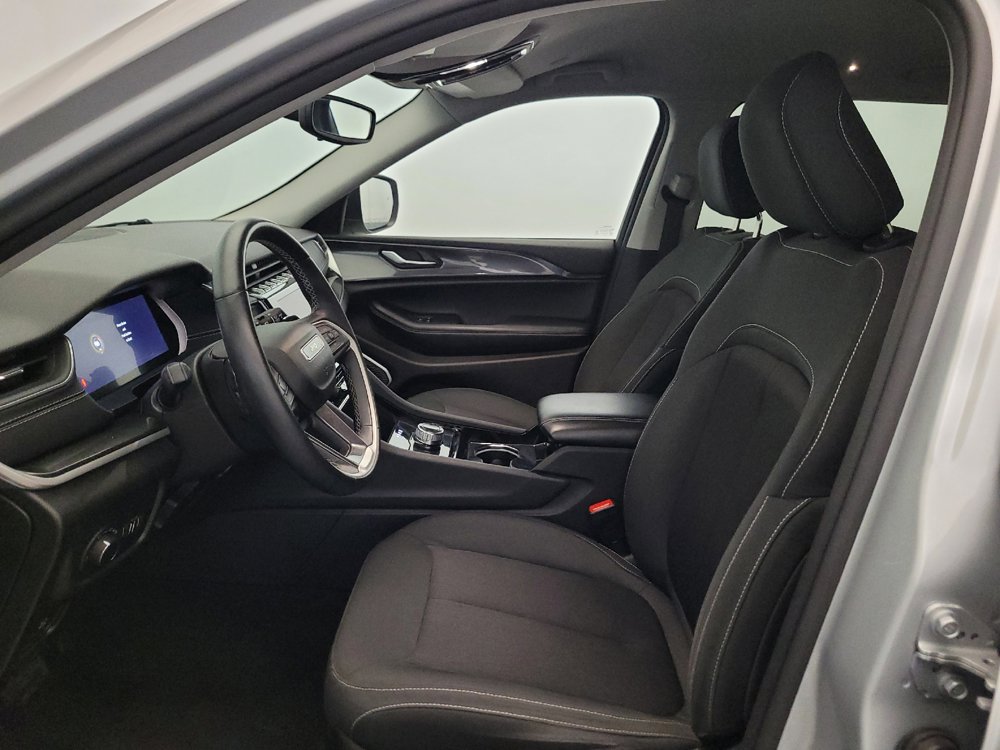Used 2022 Jeep Grand Cherokee L Laredo w/ Luxury Tech Group I AWD/4WD image 17