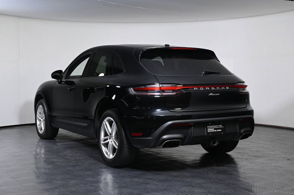 Certified 2024 Porsche Macan AWD/4WD image 3