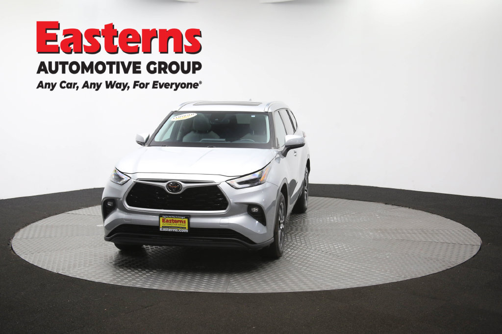Used 2021 Toyota Highlander XLE FWD image 60