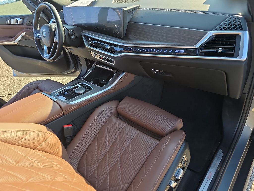 Used 2024 BMW X5 xDrive40i w/ Premium Package image 13