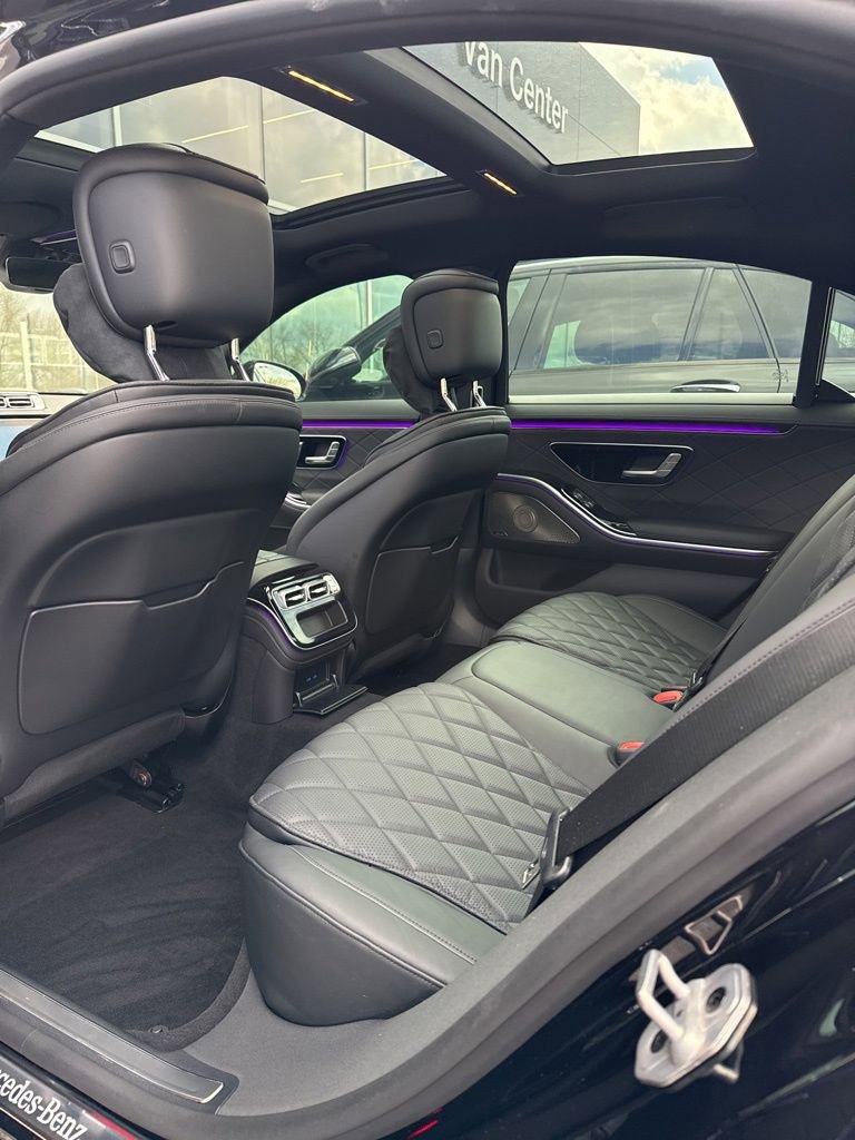 Used 2024 Mercedes-Benz S 580 4MATIC Sedan image 2