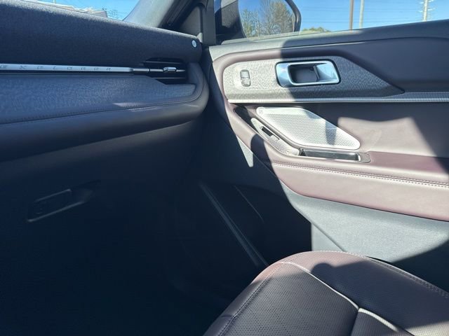 New 2026 Ford Explorer Platinum image 40