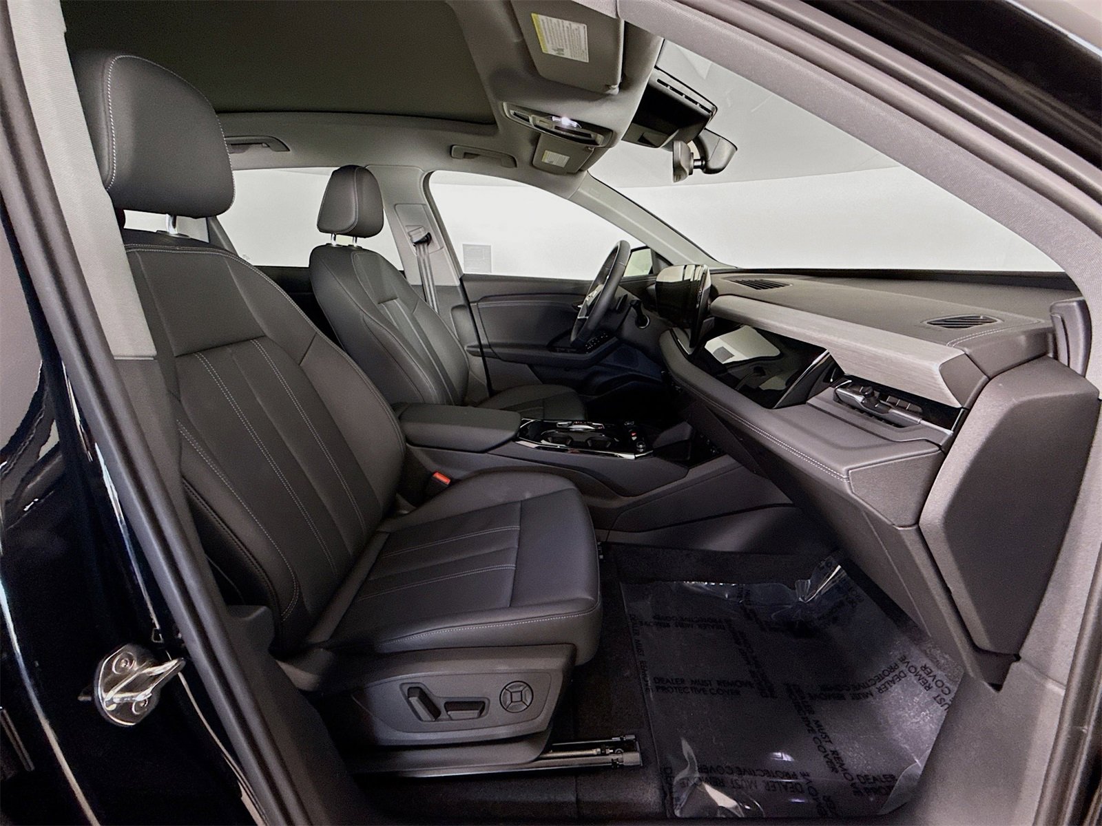 Certified 2025 Audi Q6 e-tron Premium w/ Convenience Package image 28