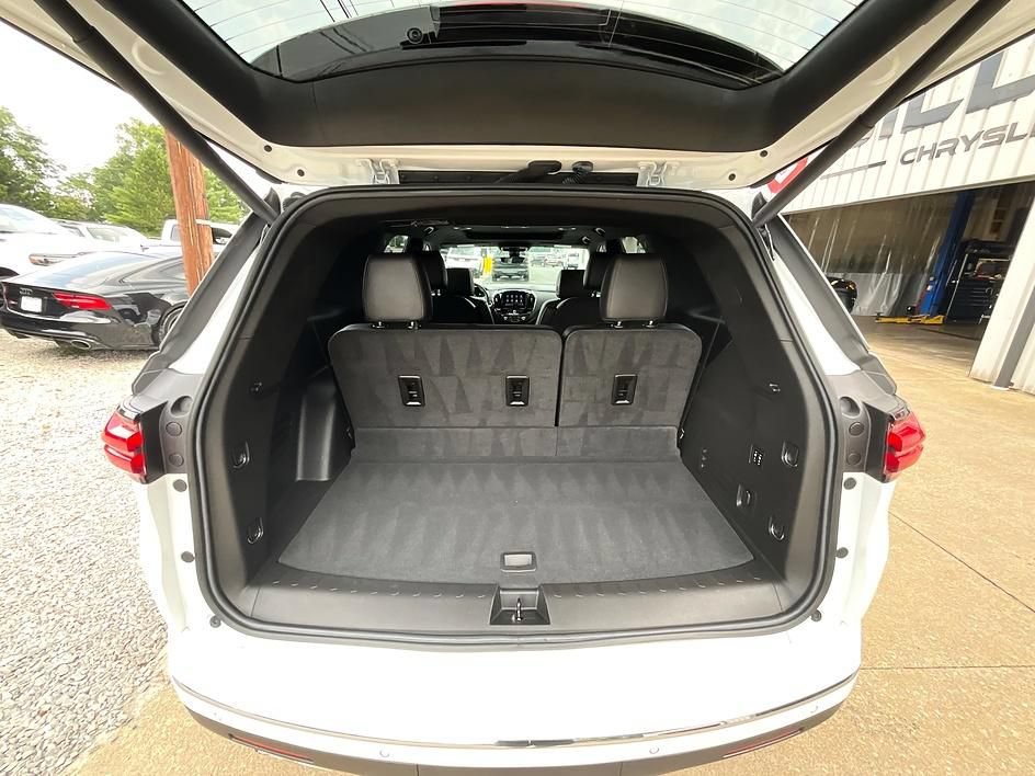 Used 2023 Chevrolet Traverse High Country AWD/4WD image 8