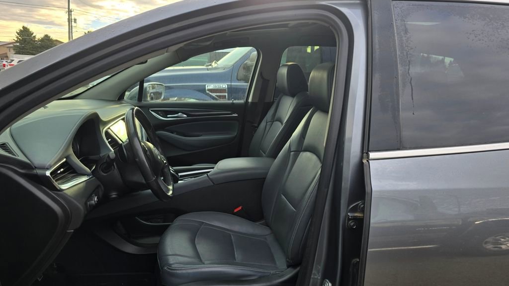 Used 2020 Buick Enclave Premium w/ Sun and Sites Package image 11