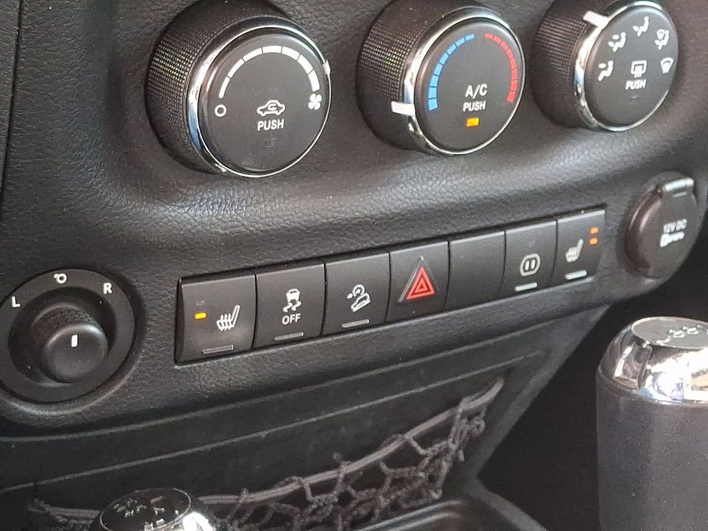 Used 2012 Jeep Wrangler Unlimited Sahara w/ Dual Top Group image 21