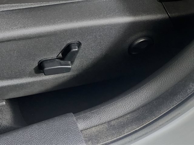 Used 2020 Chrysler 300 Limited RWD image 13