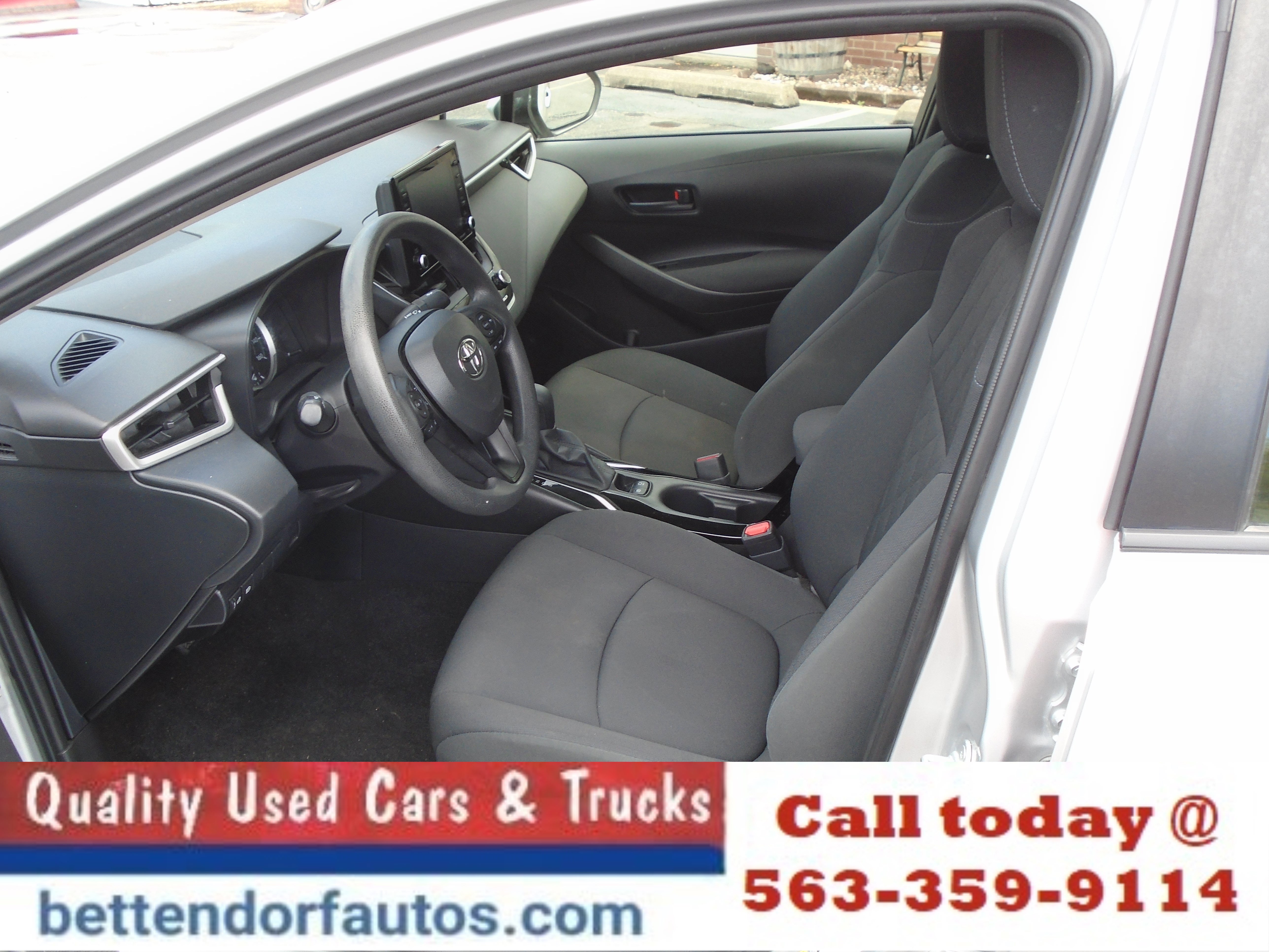 Used 2022 Toyota Corolla LE image 7
