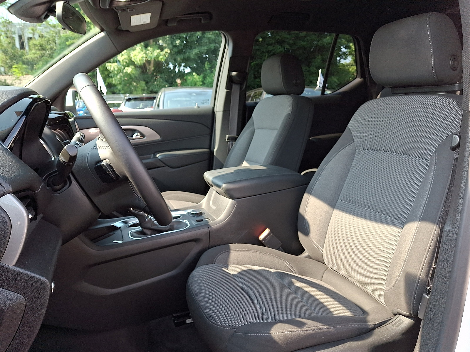 Used 2022 Chevrolet Traverse LT FWD image 12