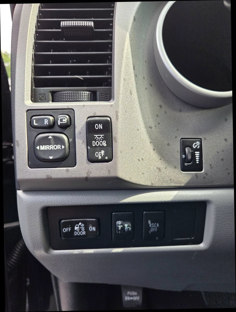 Used 2012 Toyota Tundra Limited w/ Memory Pkg AWD/4WD image 18