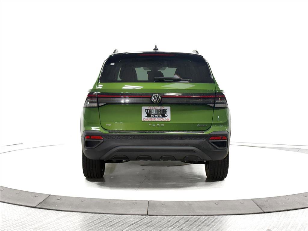 Used 2025 Volkswagen Taos SE image 10