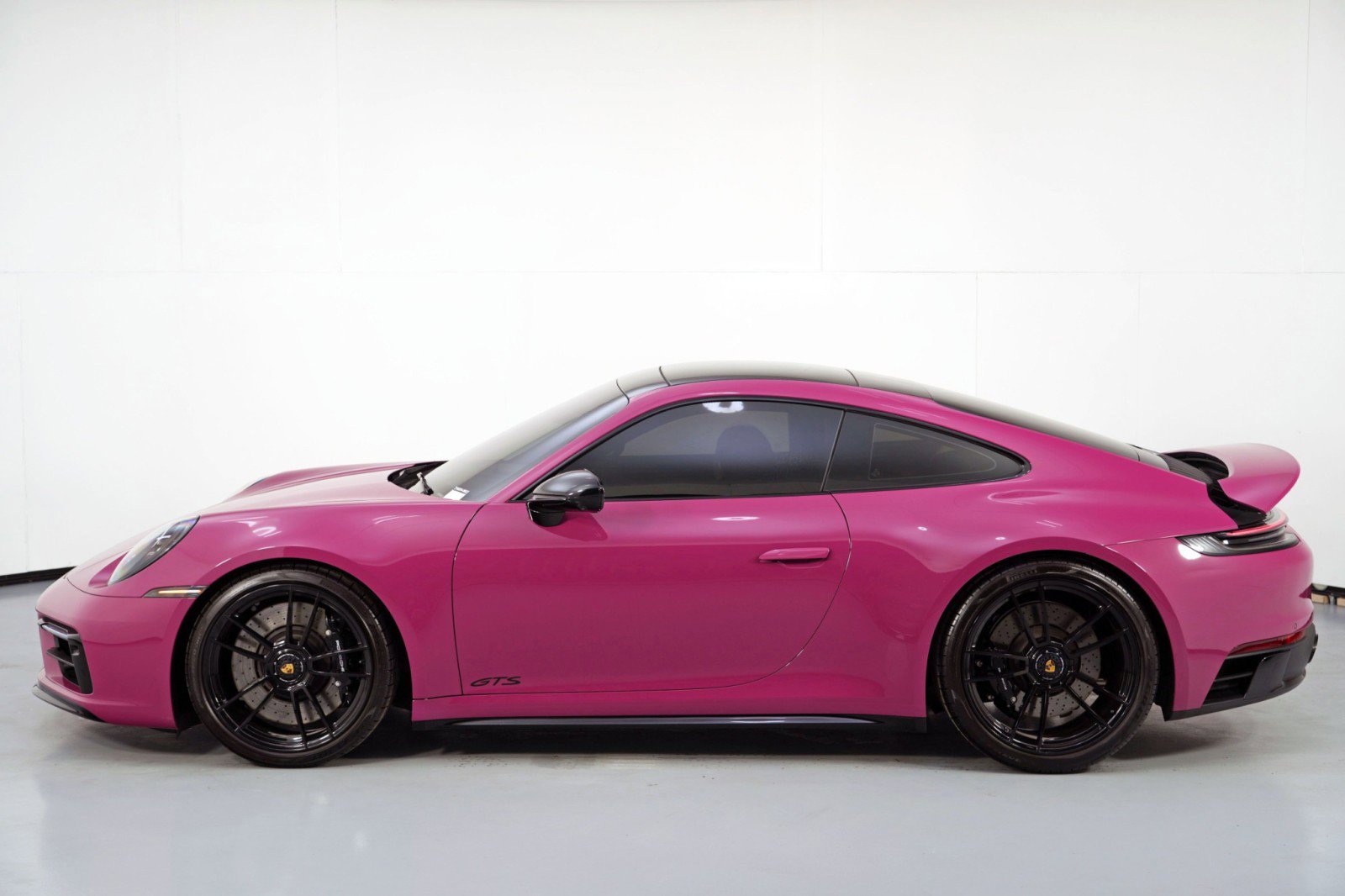 Used 2024 Porsche 911 Carrera GTS w/ Premium Package RWD image 48