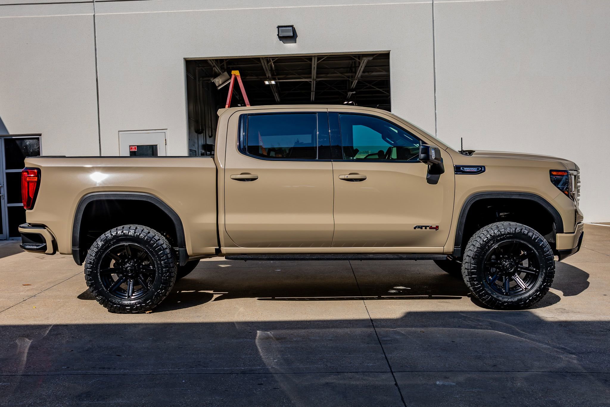 Used 2023 GMC Sierra 1500 AT4 w/ AT4 Premium Package image 11