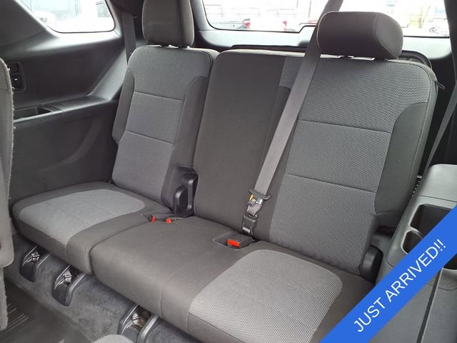 Used 2023 Chevrolet Traverse LT FWD image 19