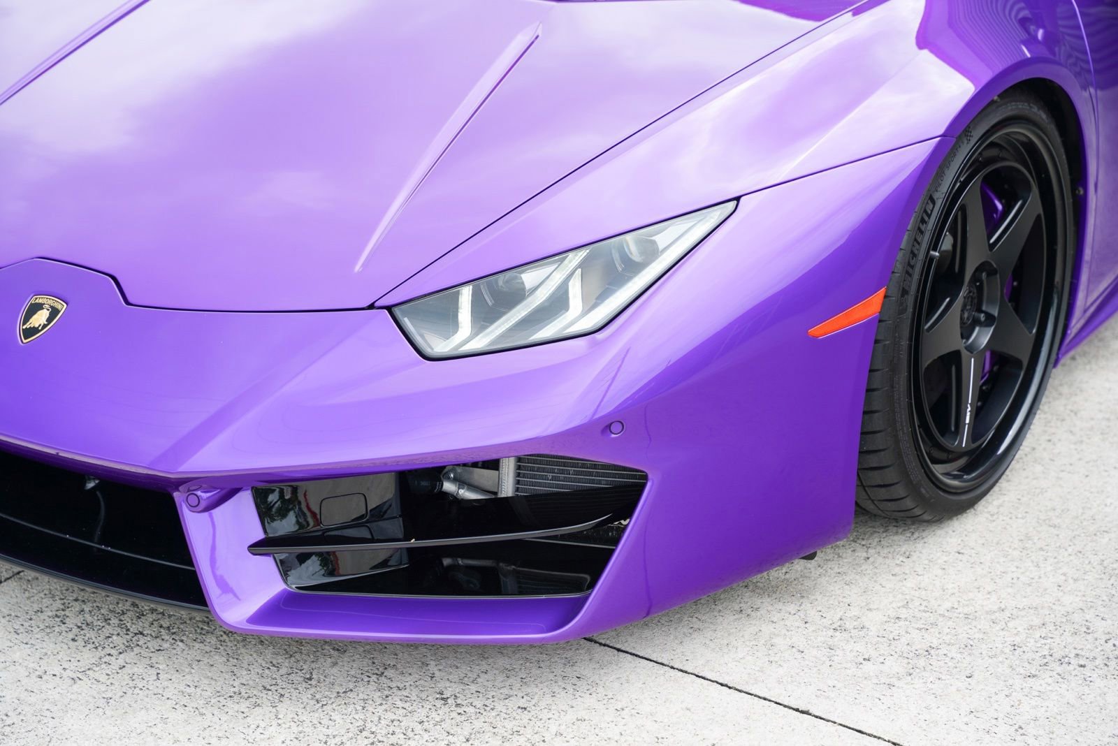 Used 2018 Lamborghini Huracan LP 580-2 RWD image 2