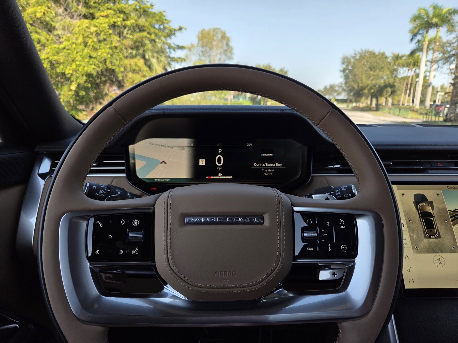 New 2025 Land Rover Range Rover SE image 10