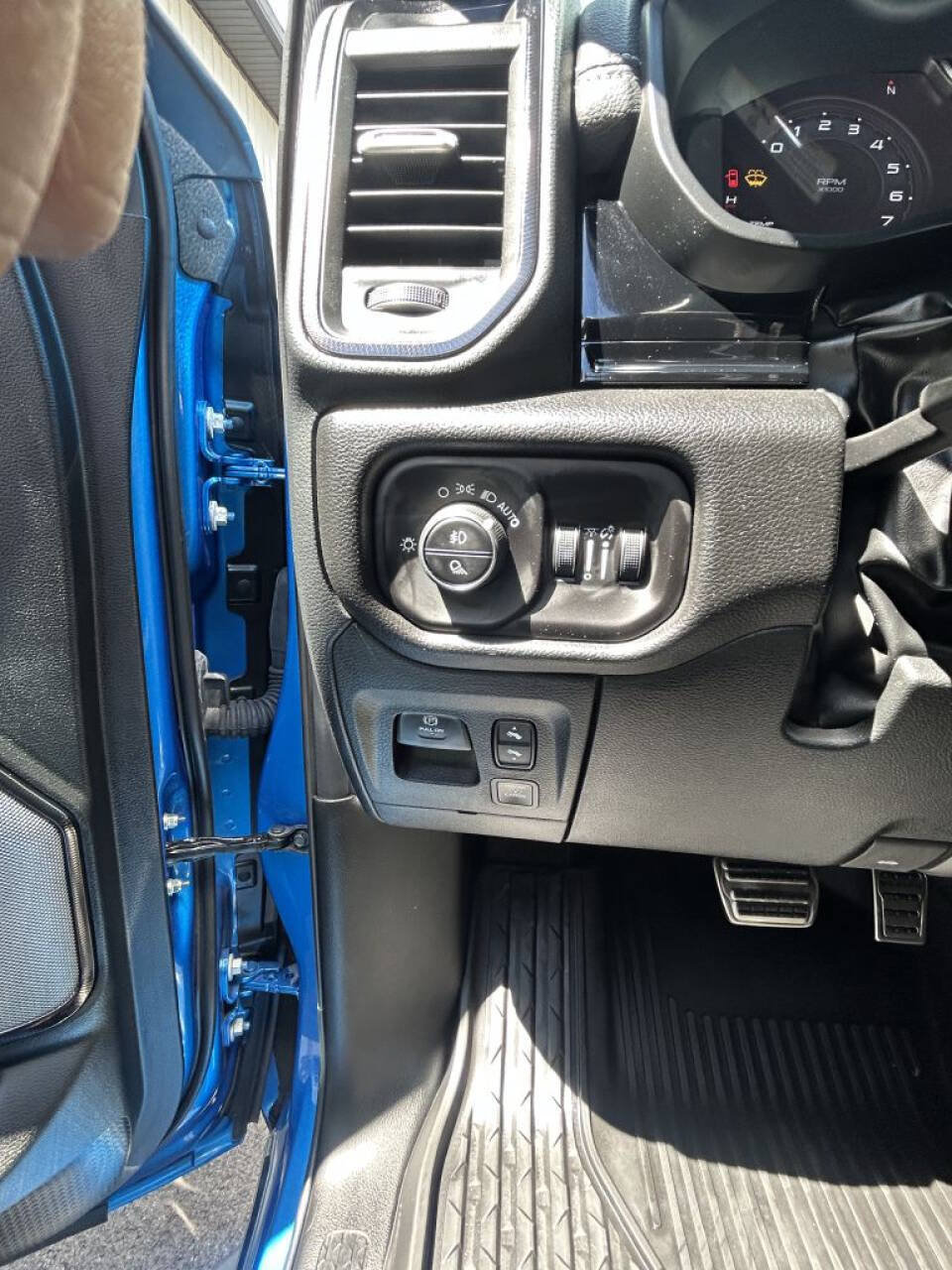Used 2025 RAM 1500 Rebel w/ G/T Package AWD/4WD image 16