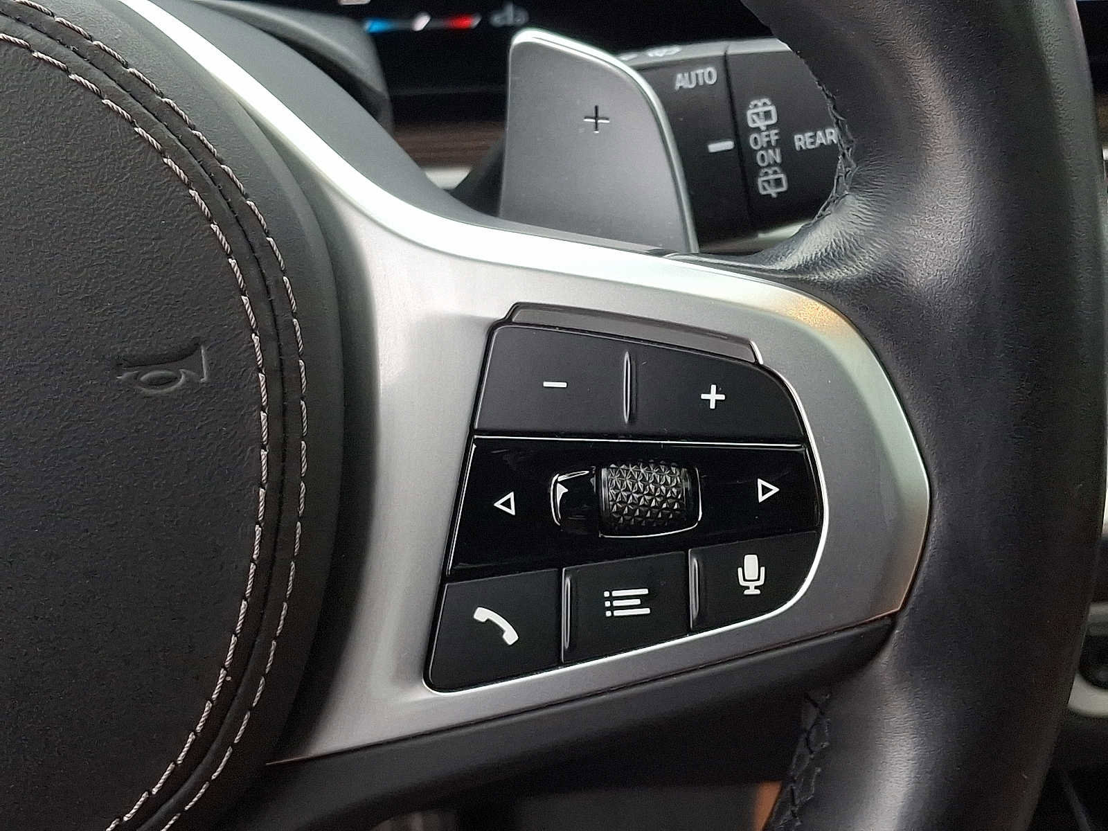 Used 2023 BMW X7 xDrive40i w/ M Sport Package image 25