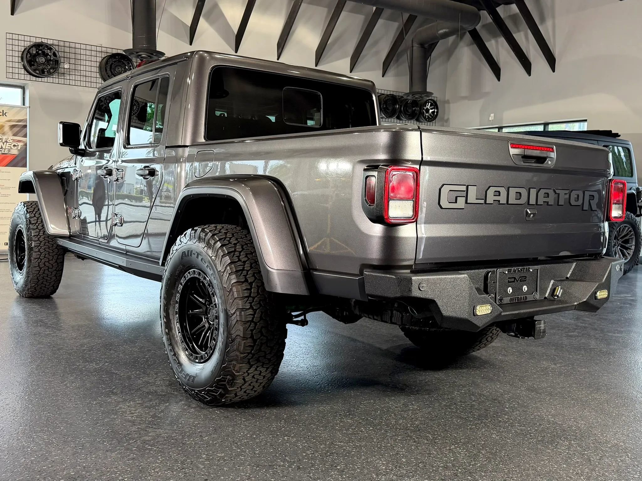 Used 2021 Jeep Gladiator Rubicon AWD/4WD image 12