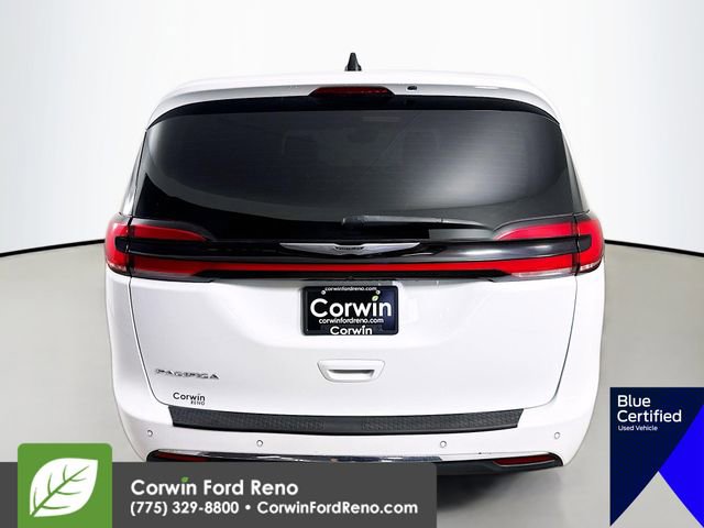 Used 2023 Chrysler Pacifica Touring-L FWD image 8