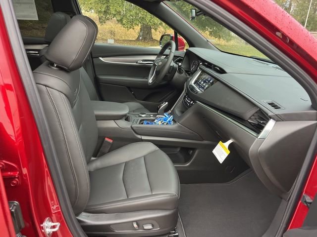 New 2025 Cadillac XT6 Luxury image 35