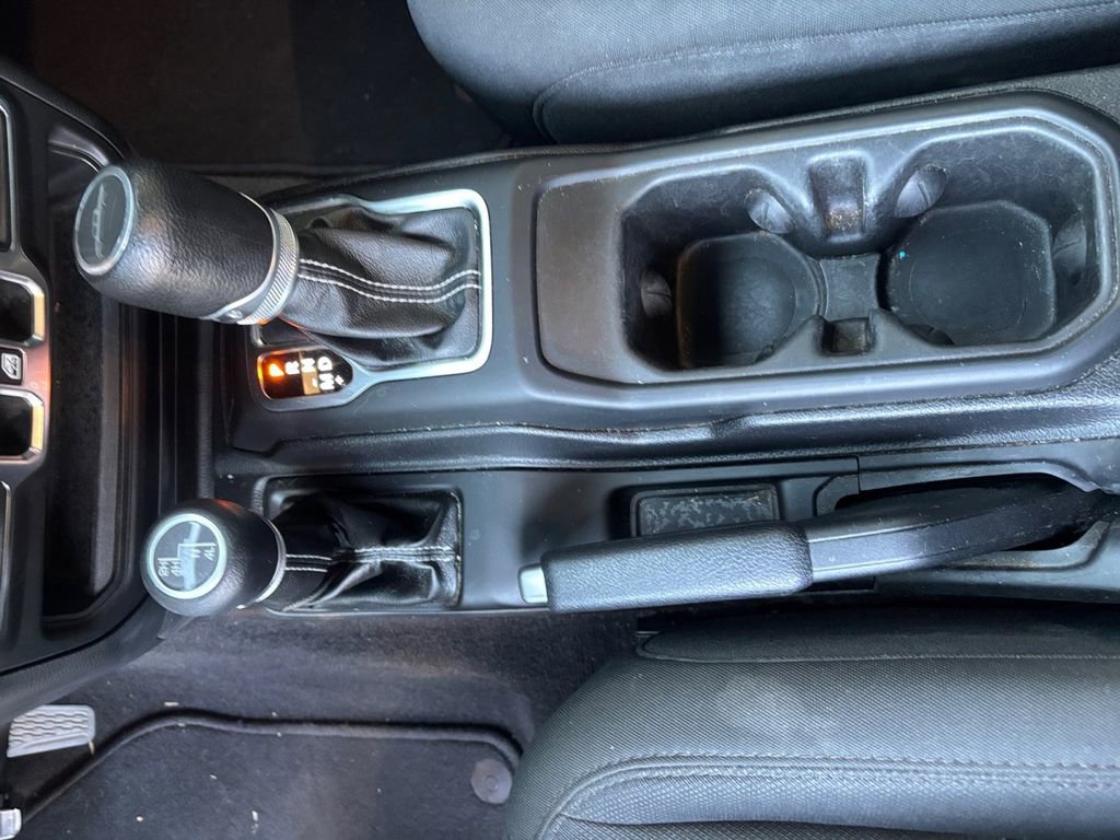 Used 2021 Jeep Gladiator Overland image 39