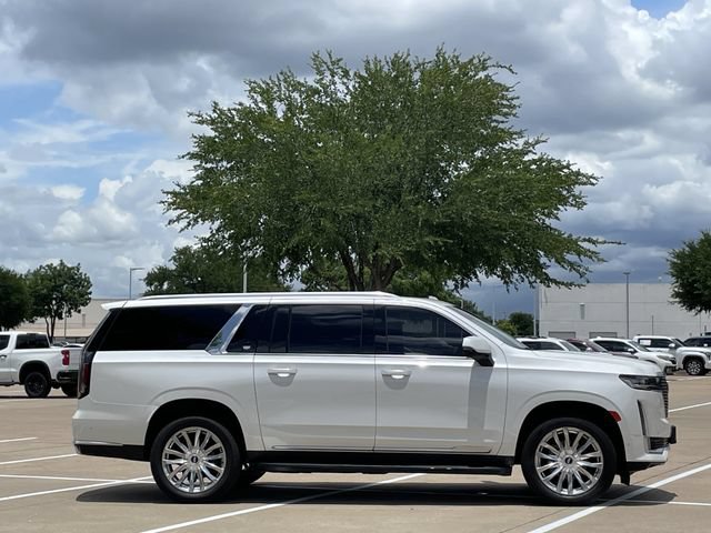 Used 2022 Cadillac Escalade ESV Premium Luxury AWD/4WD image 3