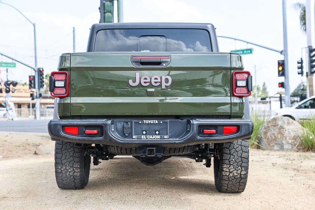 Used 2023 Jeep Gladiator Rubicon w/ LED Lighting Group AWD/4WD image 21