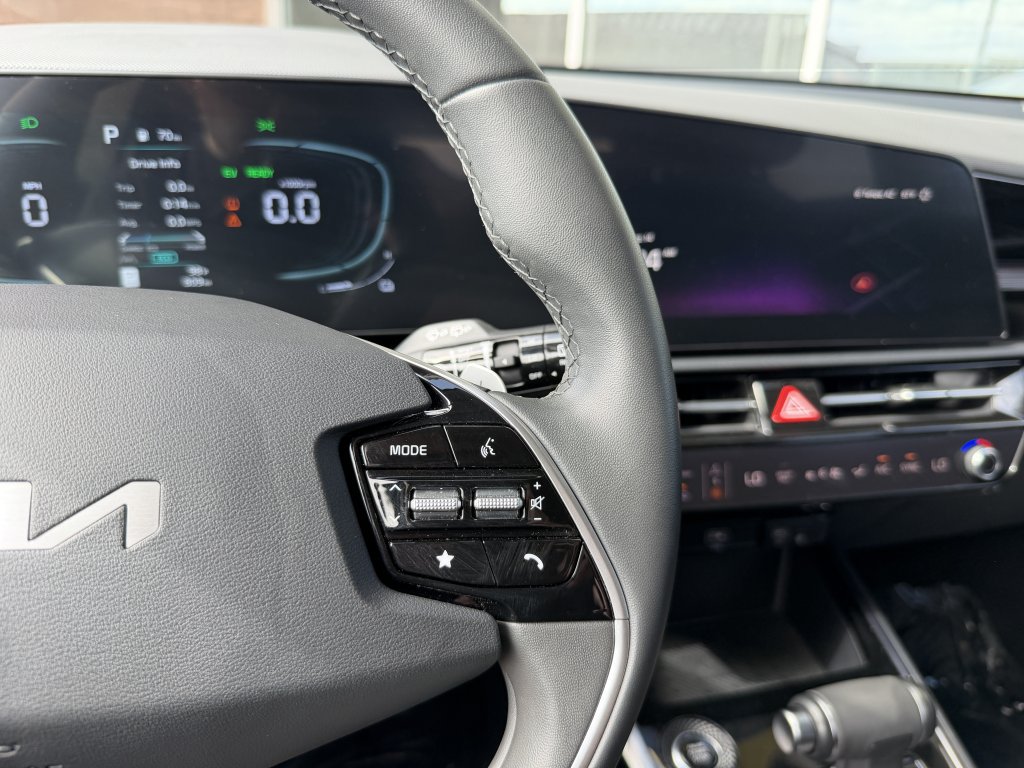 Used 2024 Kia Niro EX FWD image 29