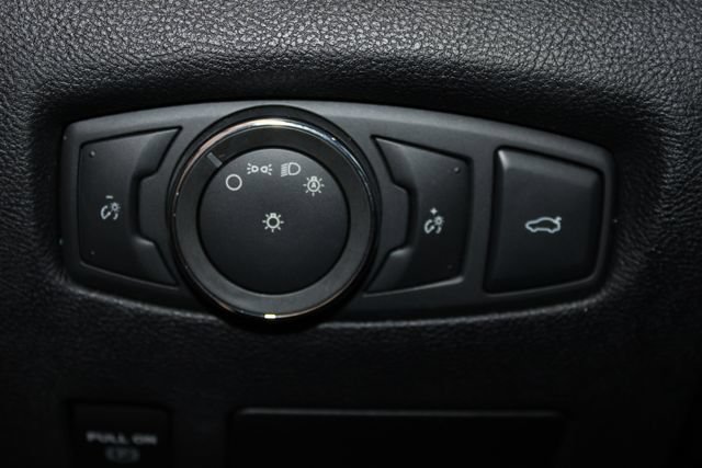Used 2017 Lincoln Continental Select FWD image 26