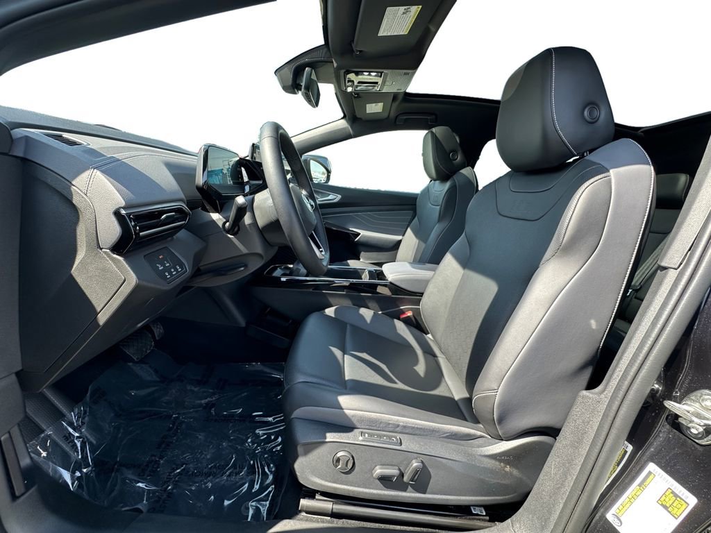 Used 2023 Volkswagen ID.4 Pro S image 9