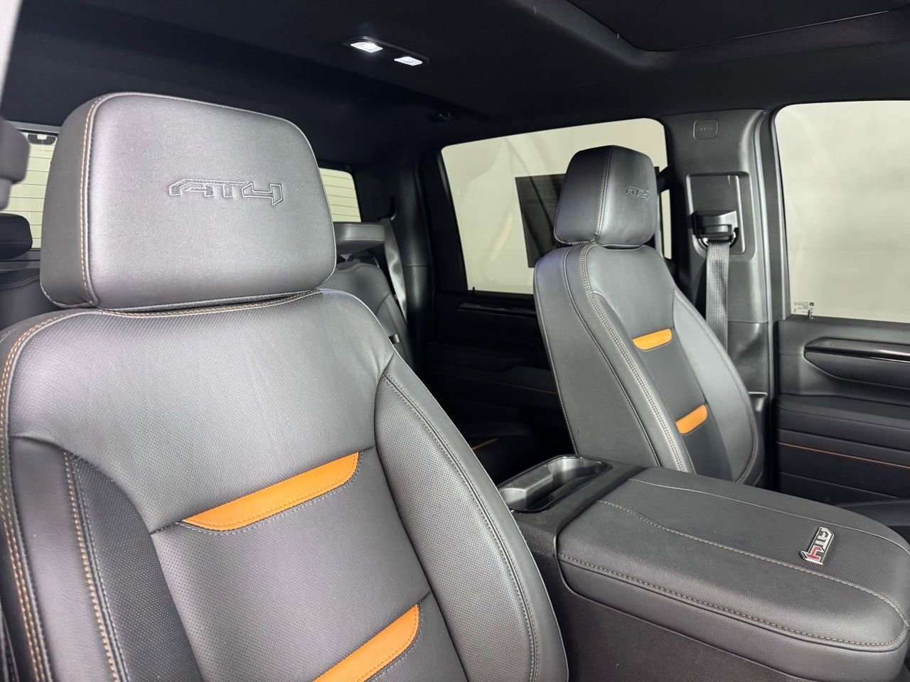 Used 2025 GMC Sierra 2500 AT4 w/ AT4 Premium Plus Package image 48