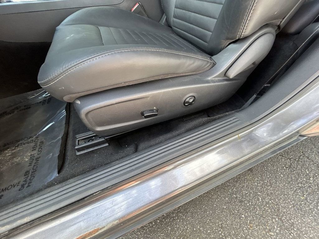 Used 2014 Dodge Challenger SXT Plus RWD image 13