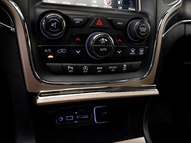 Used 2017 Jeep Grand Cherokee Limited w/ Luxury Group II AWD/4WD image 18