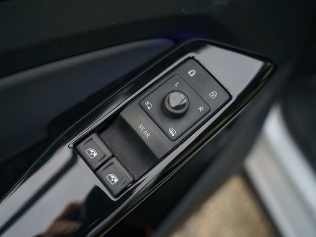 Used 2021 Volkswagen ID.4 Pro S w/ Gradient Package image 16