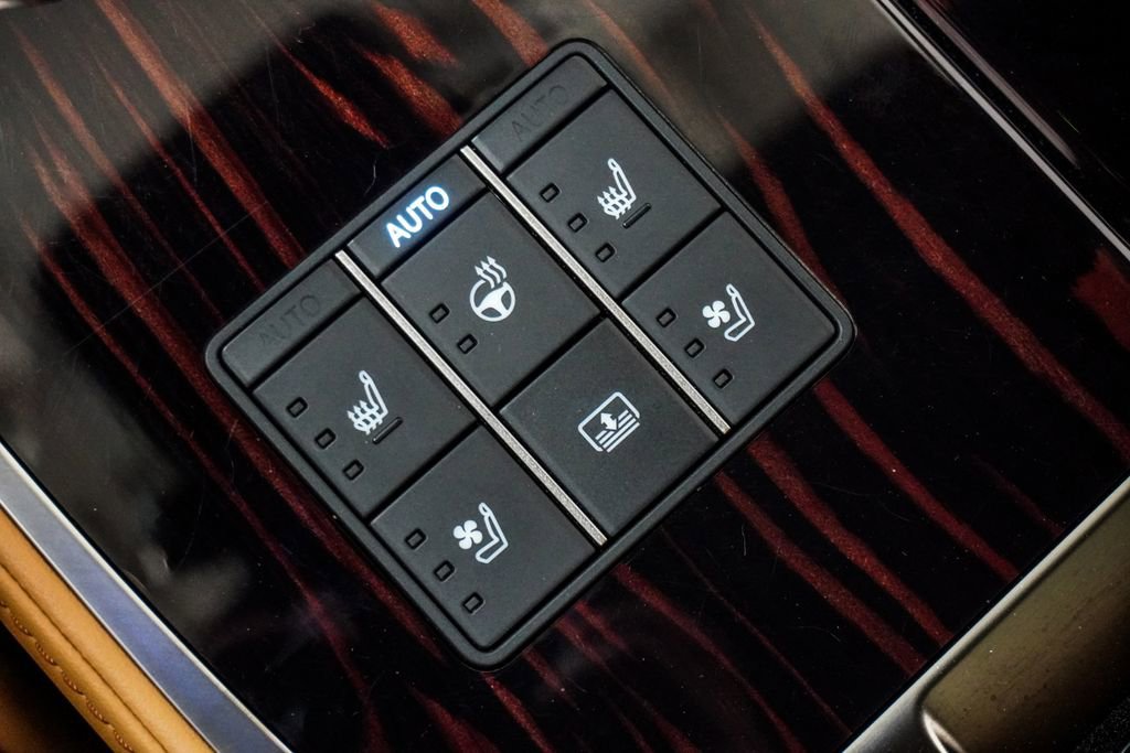 Used 2024 Lexus LS 500 AWD w/ Interior Upgrade Package image 31